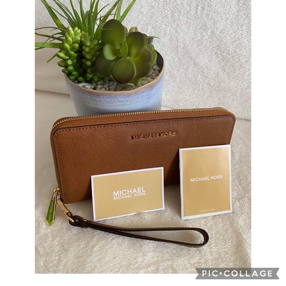 Michael Kors Handbags - ‼️Flash SALE‼️✨🆕✨New Michael Kors Continental Wallet